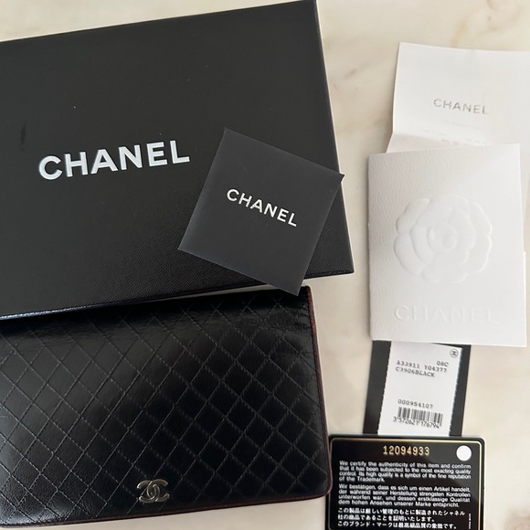 RARE Chanel Bifold Long Wallet in Bicolor Leather Black/Burgundy - Picture 5 of 5